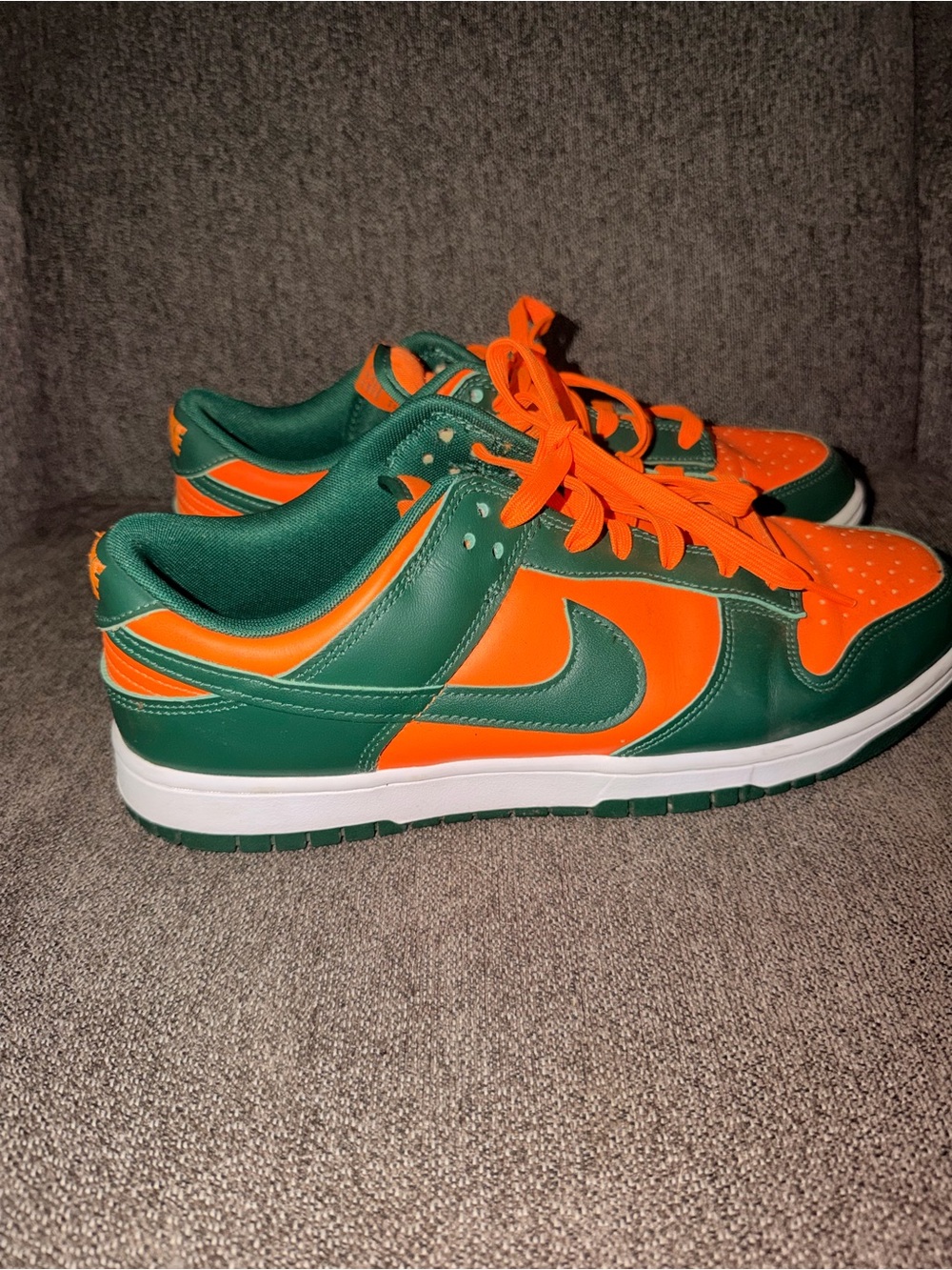 Nike Low-Top Sneakers in Orange and Green